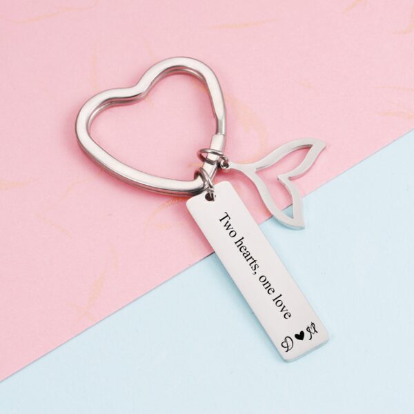 Personalized couple Name keychain,Custom engraved heart keychain set,his and hers perfect gift,Heart Keyring,Valentine's Gift for Her,Him,BF