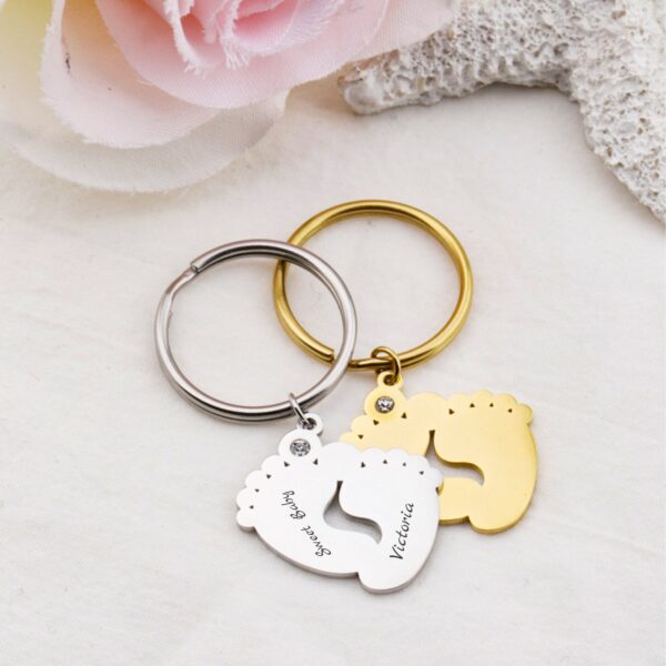 Engraved baby name keychain, custom keychain for new mom,remembrance new parents gift,personalized baby shower keyring gift,memorable gift